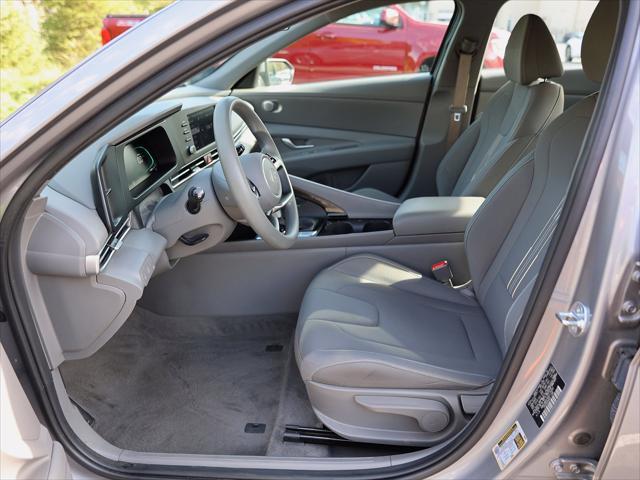 2025 Hyundai Elantra - $22,600