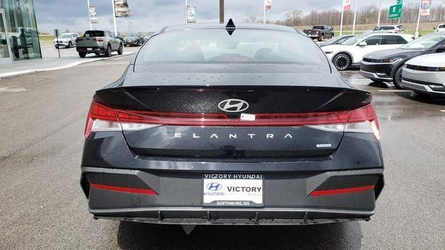 2025 Hyundai ELANTRA Hybrid SEL Sport