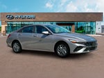 2025 ELANTRA Hybrid Thumbnail 10