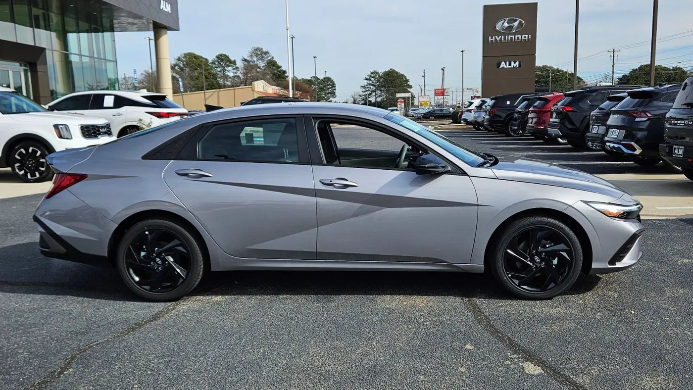 2026 Hyundai ELANTRA Hybrid SEL Sport