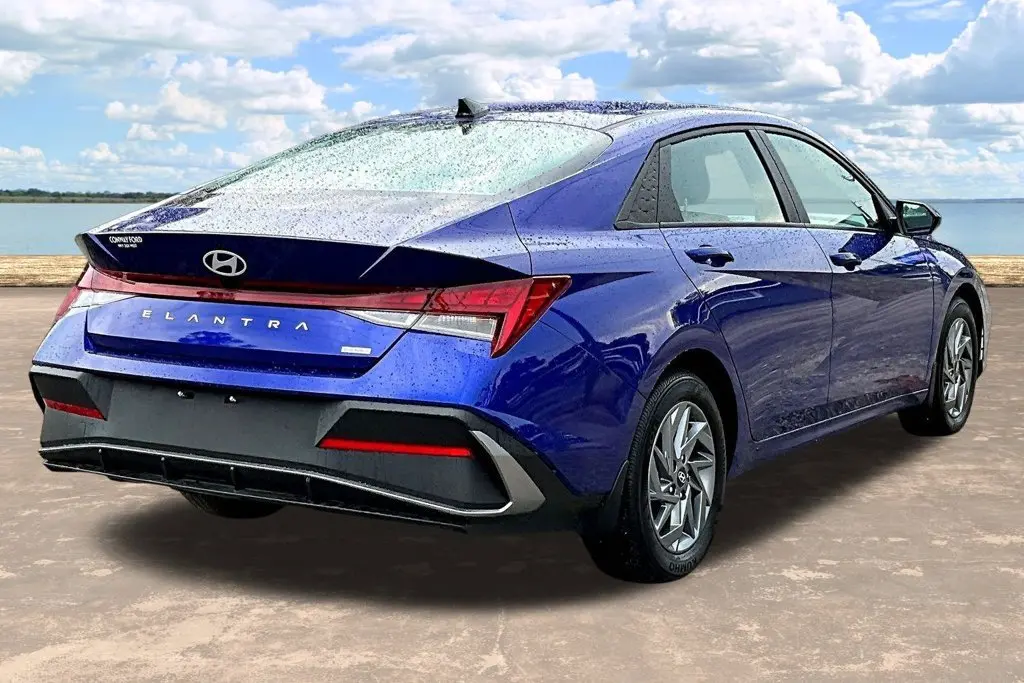 2024 Hyundai Elantra - $22,300