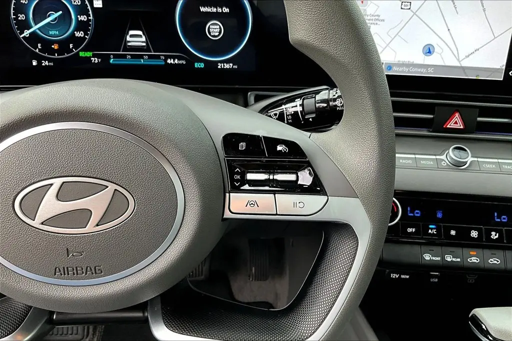 2024 Hyundai Elantra - $22,300