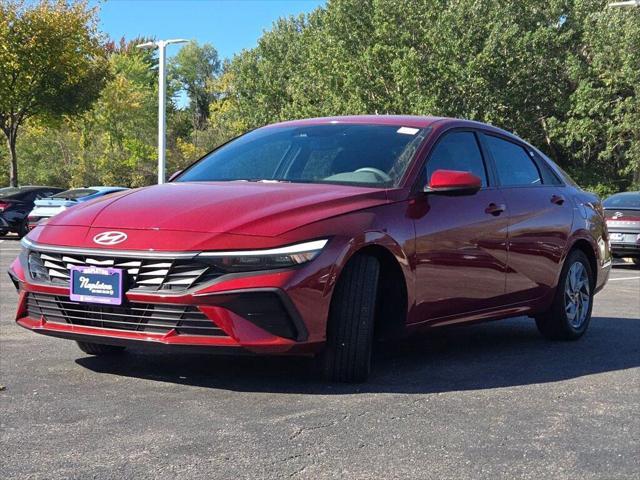 2025 Hyundai Elantra - $23,716