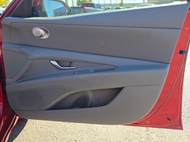 2025 Hyundai Elantra - $23,716
