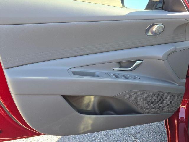 2025 Hyundai Elantra - $23,716