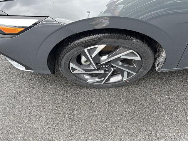 2025 Hyundai Elantra - $24,299