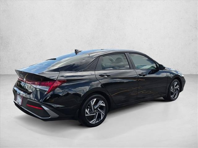 2025 Hyundai Elantra - $24,100