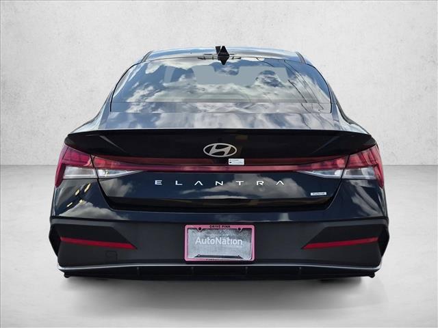 2025 Hyundai Elantra - $24,100