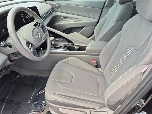 2025 Hyundai Elantra - $24,100