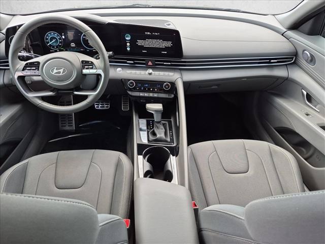 2025 Hyundai Elantra - $24,100