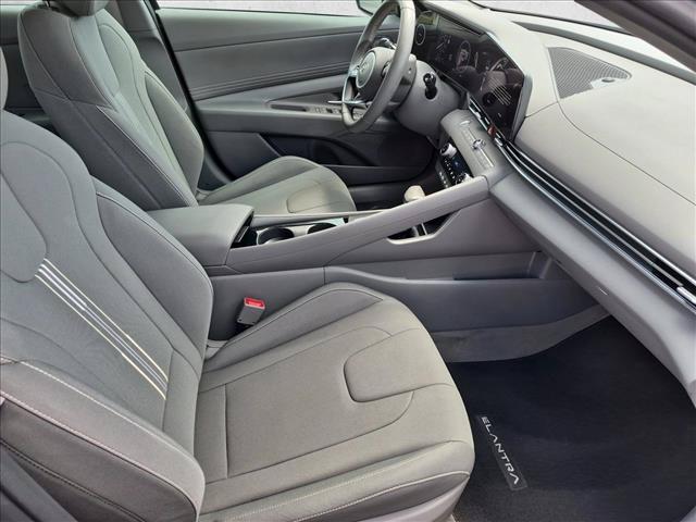 2025 Hyundai Elantra - $24,100