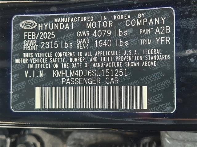 2025 Hyundai Elantra - $24,100