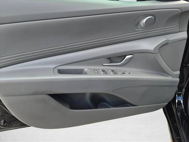 2025 Hyundai Elantra - $24,100