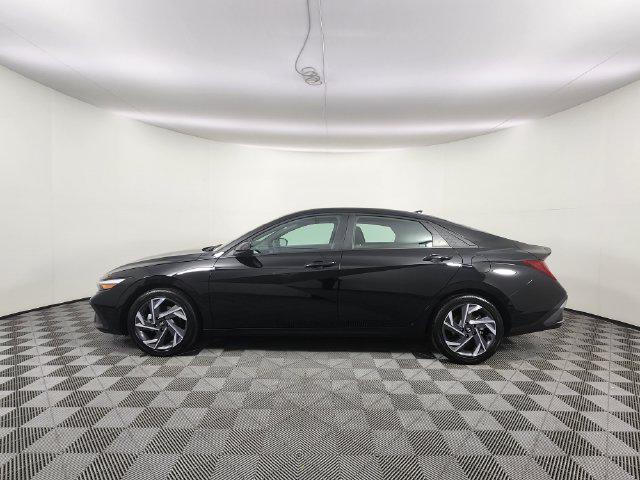 2025 Hyundai Elantra - $25,432
