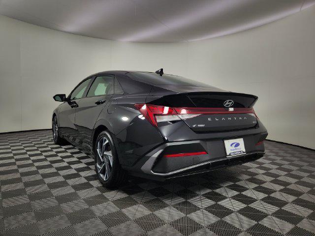 2025 Hyundai Elantra - $25,432