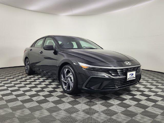 2025 Hyundai Elantra - $25,432