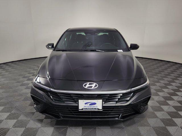 2025 Hyundai Elantra - $25,432