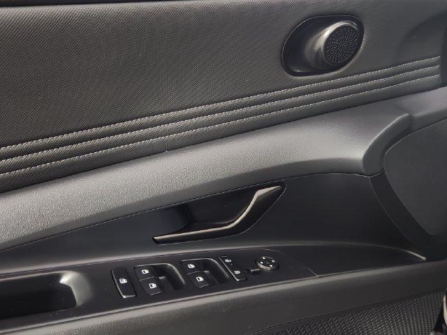 2025 Hyundai Elantra - $25,432