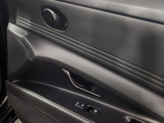 2025 Hyundai Elantra - $25,432