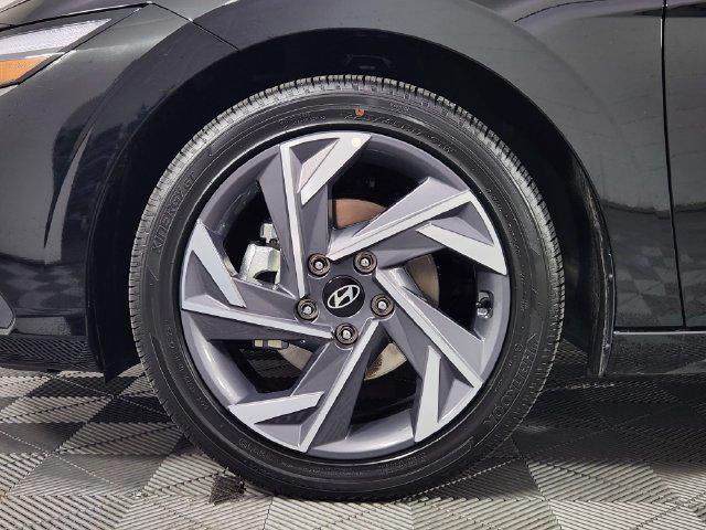 2025 Hyundai Elantra - $25,432