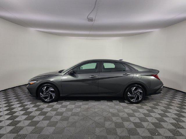 2025 Hyundai Elantra - $25,463