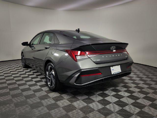 2025 Hyundai Elantra - $25,463