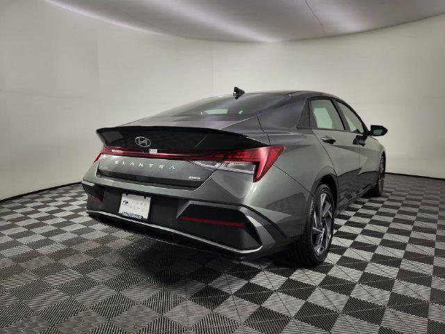 2025 Hyundai Elantra - $25,463