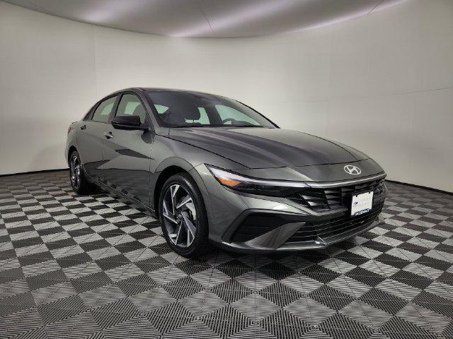 2025 Hyundai Elantra - $25,463