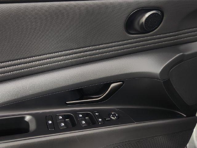 2025 Hyundai Elantra - $25,463