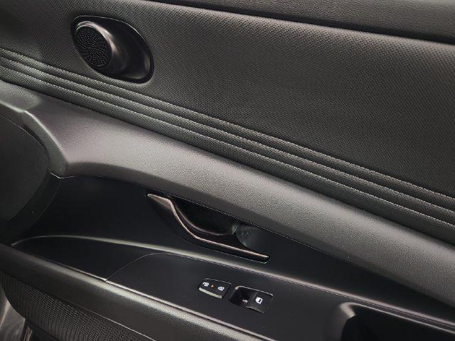 2025 Hyundai Elantra - $25,463