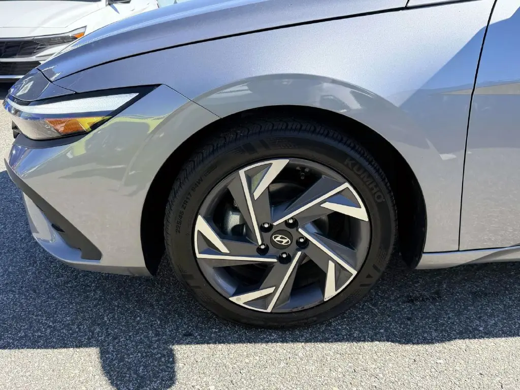 2025 Hyundai Elantra - $24,687