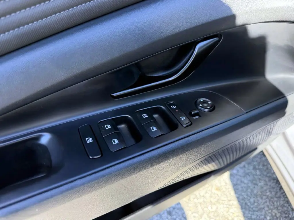 2025 Hyundai Elantra - $24,687