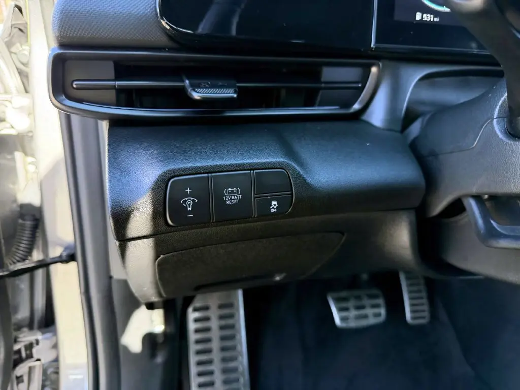 2025 Hyundai Elantra - $24,687