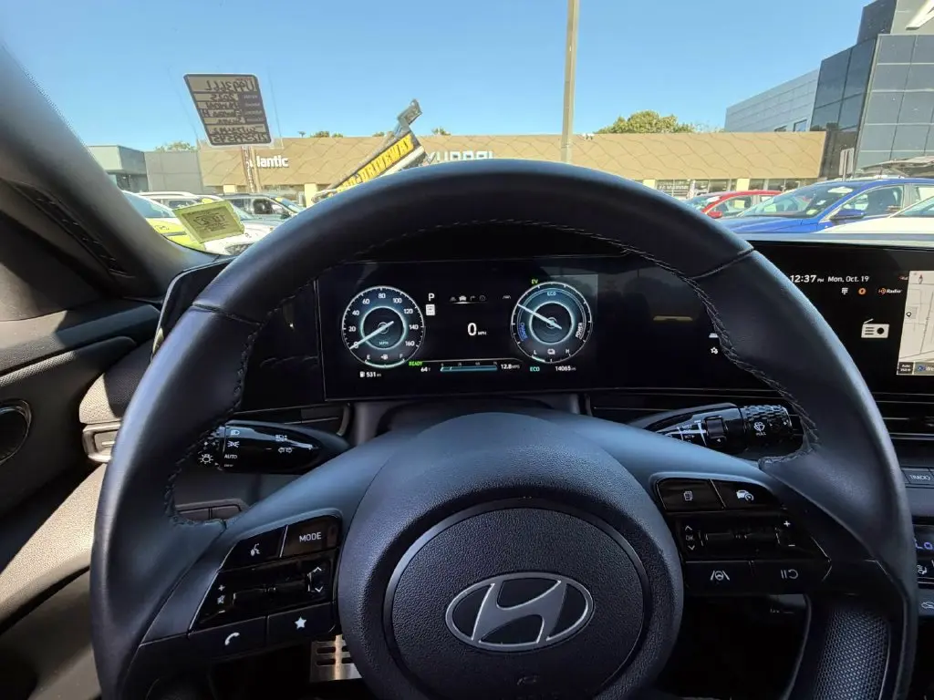 2025 Hyundai Elantra - $24,687