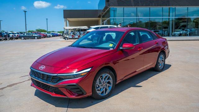 Preowned 2026 Hyundai ELANTRA Hybrid Blue for Sale