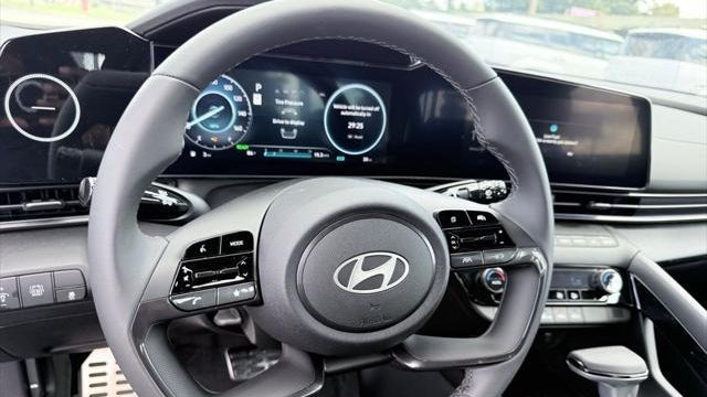 2025 Hyundai ELANTRA Hybrid SEL Sport