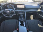 2025 ELANTRA Hybrid Thumbnail 16
