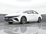 2025 ELANTRA Hybrid Thumbnail 29