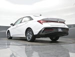 2025 ELANTRA Hybrid Thumbnail 32