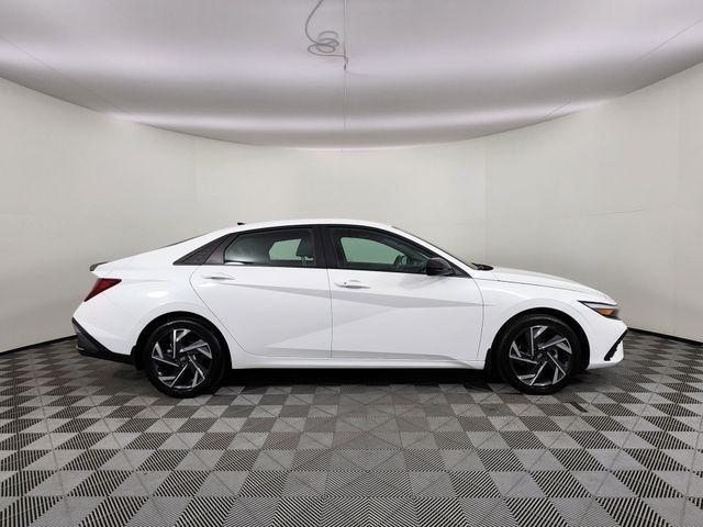 2025 Hyundai Elantra - $25,130
