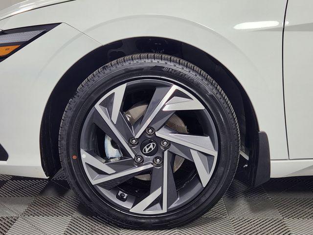 2025 Hyundai Elantra - $25,130