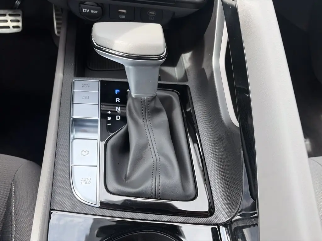 2025 Hyundai Elantra - $24,796