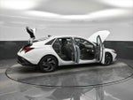 2025 ELANTRA Hybrid Thumbnail 41