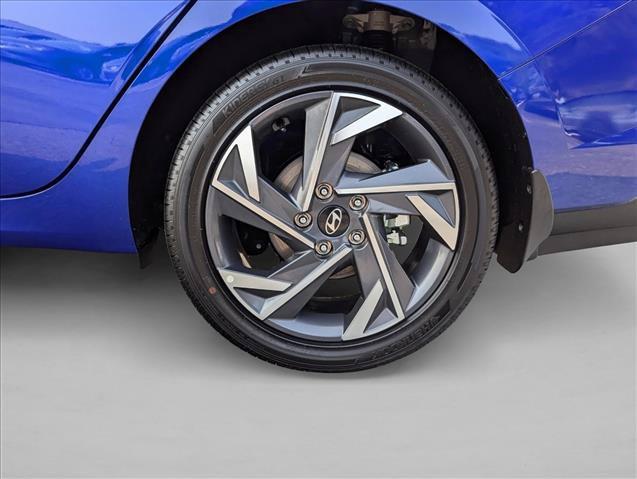 2025 Hyundai Elantra - $25,206
