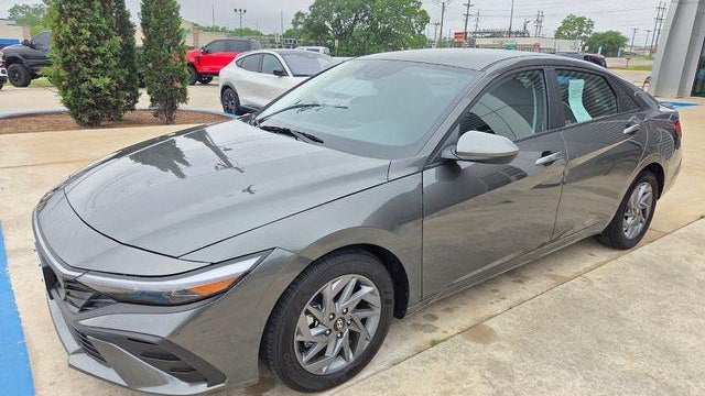 Preowned 2025 Hyundai ELANTRA Hybrid Blue for Sale