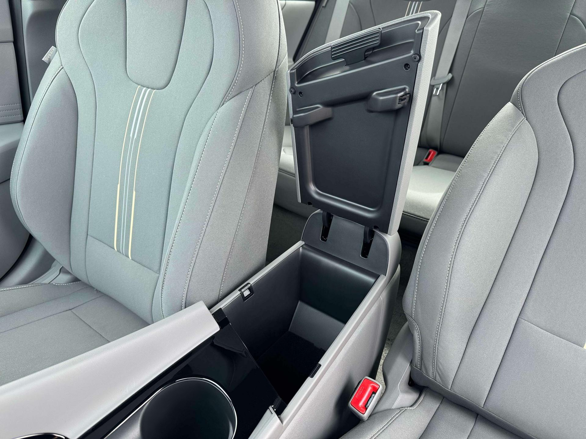2026 Hyundai Elantra - $25,000