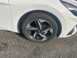 2023 ELANTRA Hybrid Thumbnail 25