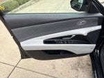 2022 ELANTRA Hybrid Thumbnail 15