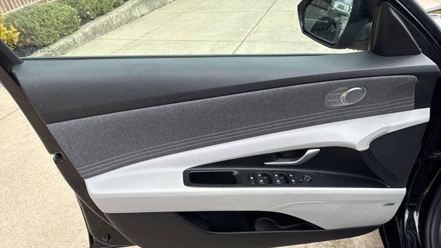2022 Hyundai ELANTRA Hybrid Limited