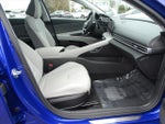 2023 ELANTRA Hybrid Thumbnail 13
